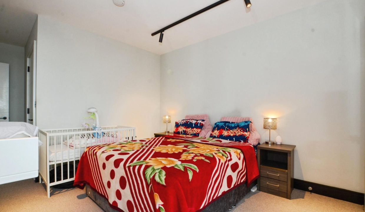 Master bedroom 3